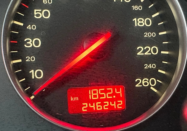 Audi A4 cena 9499 przebieg: 246242, rok produkcji 2002 z Osiek małe 379